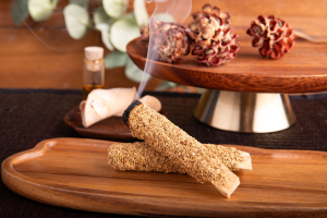 Räucherwerk Palo Santo Holzstäbe mit Eukalyptus, Produktbild 1