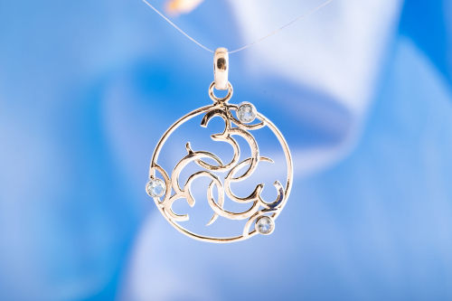 Anhänger „Triple OM mit Topaz“, Produktbild 2