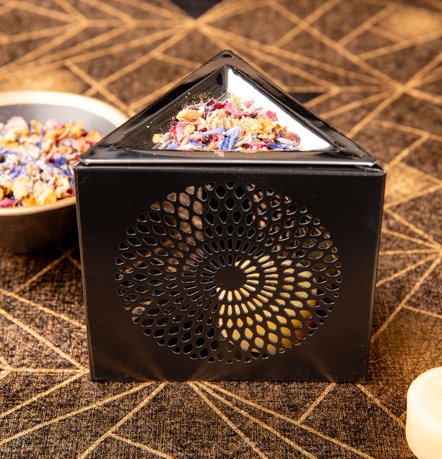 Räuchersiebgefäß „Triangel mit Blume des Lebens“, Produktbild 2
