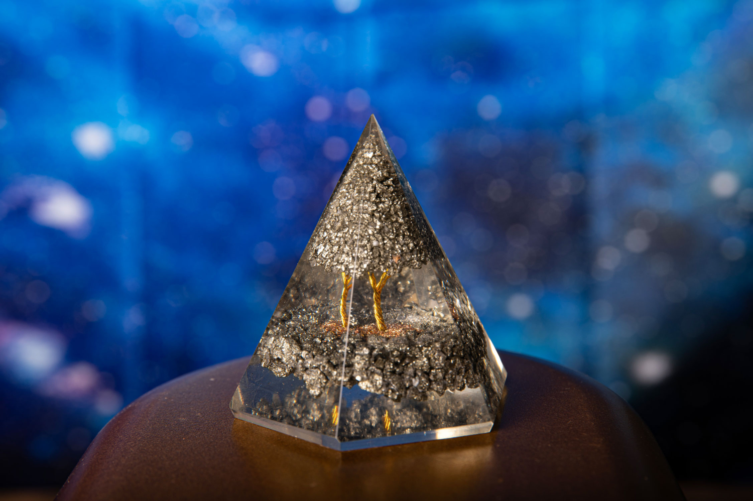 Pyramide „Orgon“ aus Pyrit, Produktbild 2